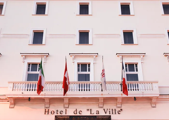Hotel De La 4*